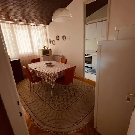 Lenny's Peaceful Getaway Flat شقة